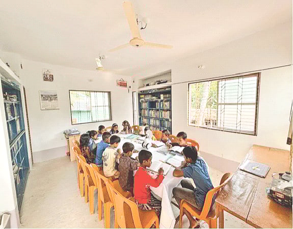 লাইব্রেরির পক্ষ থেকে শিক্ষার্থীদের দক্ষতা বৃদ্ধির প্রশিক্ষণ, খেলাধুলা, শব্দার্থ, রচনা, টাইপিং ও বই পড়ার প্রতিযোগিতার আয়োজন করা হয়