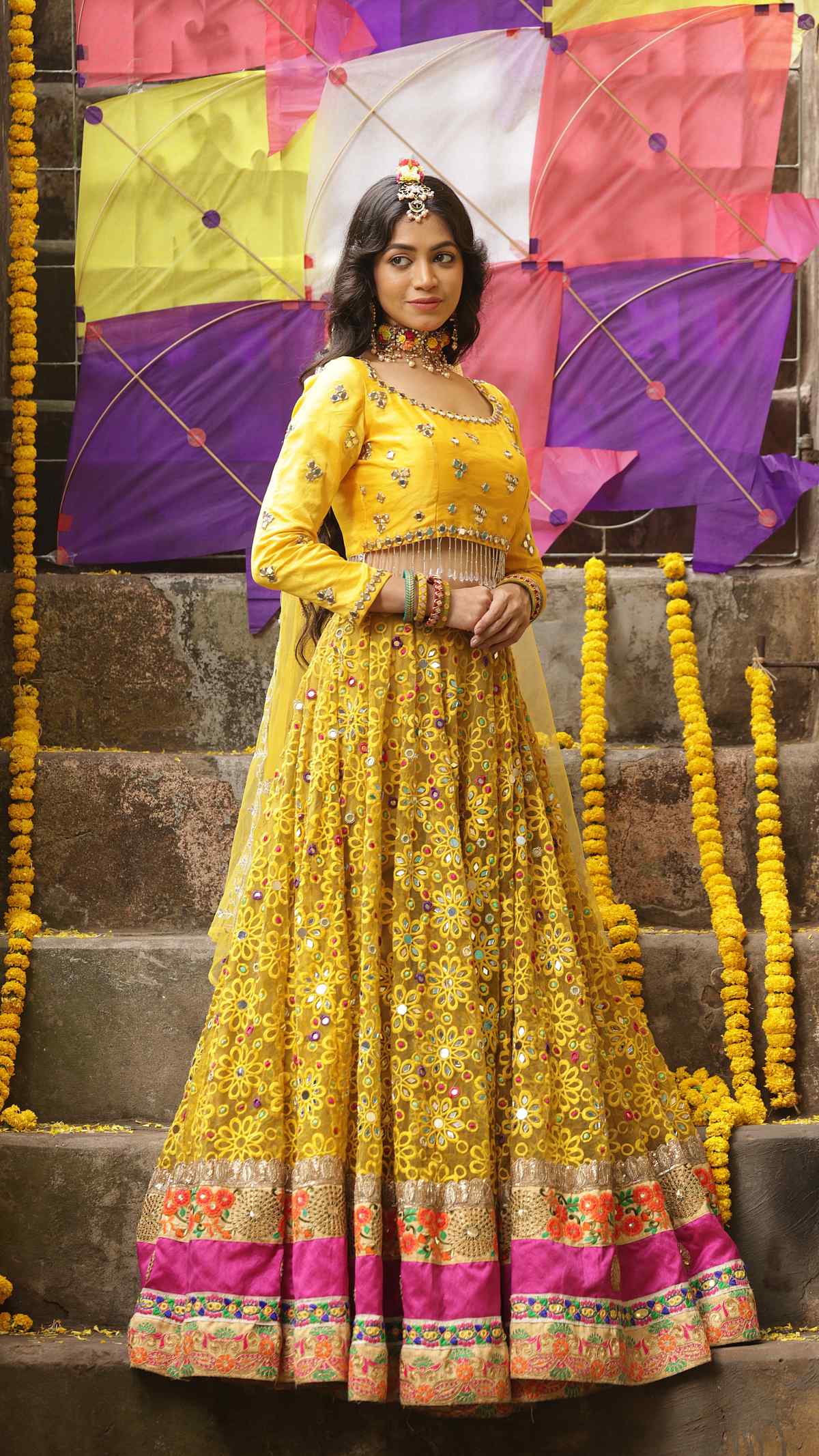 বিয়ের লেহেঙ্গা তৈরি হচ্ছে দেশেই