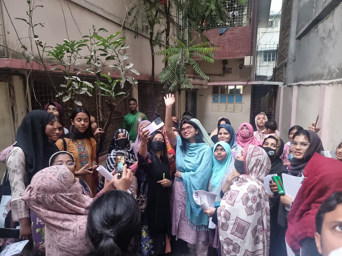 ঢাকা-৯ আসনে নির্বাচনী গণসংযোগে স্বতন্ত্র প্রার্থী তাসনিম জারা। উত্তর মুগদা, ঢাকা, ৬ ফেব্রুয়ারি ২০২৬