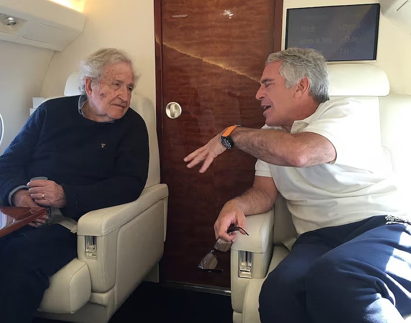 নোয়াম চমস্কি (বাঁয়ে) ও জেফরি এপস্টেইন