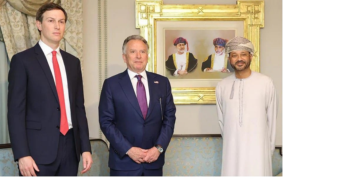 ওমানের পররাষ্ট্রমন্ত্রী বদর বিন হামাদ আল-বুসাইদি ওমানের রাজধানী মাসকাটে ইরান-যুক্তরাষ্ট্রের মধ্যে আলোচনার আয়োজন করেন। সেখানে ডোনাল্ড ট্রাম্পের বিশেষ শান্তিদূত স্টিভ উইটকফ ও প্রেসিডেন্টের জামাতা জ্যারেড কুশনার উপস্থিত ছিলেন