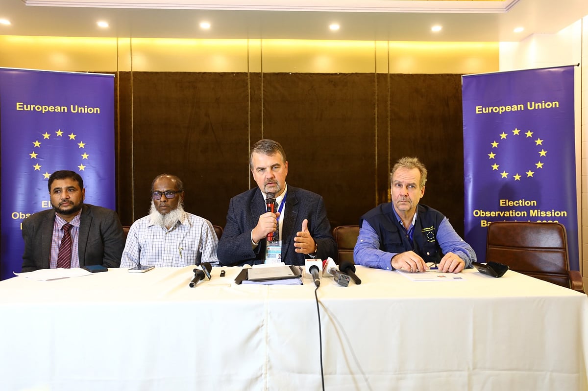 সাংবাদিকদের সঙ্গে মতবিনিময় করেন ইউরোপীয় ইউনিয়নের নির্বাচন পর্যবেক্ষণ মিশনের প্রধান পর্যবেক্ষক ইভারস আইজাবস। আজ শুক্রবার বিকেলে সিলেট প্রেসক্লাবে