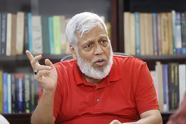 বিদ্যুৎ, জ্বালানি ও খনিজ সম্পদ উপদেষ্টা মুহাম্মদ ফাওজুল কবির খান