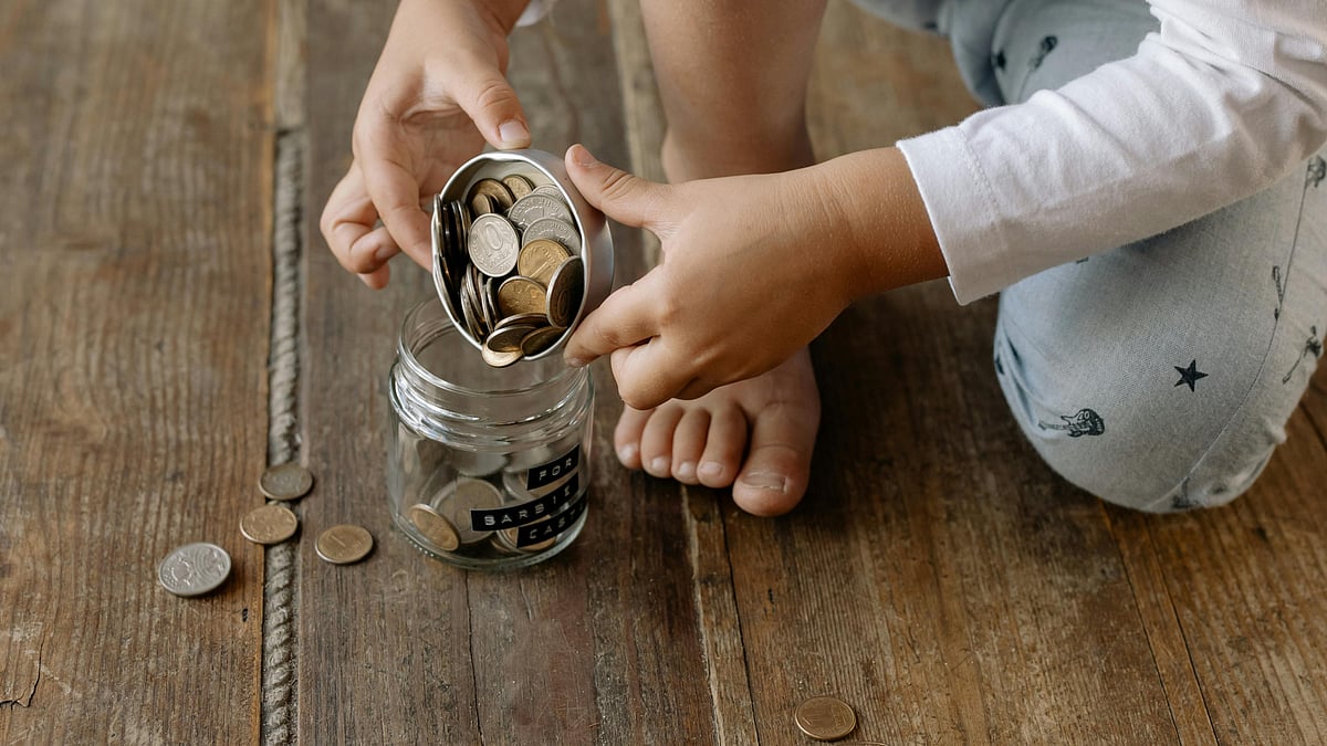 শিশুদের টাকার মূল্য বোঝানো জরুরি