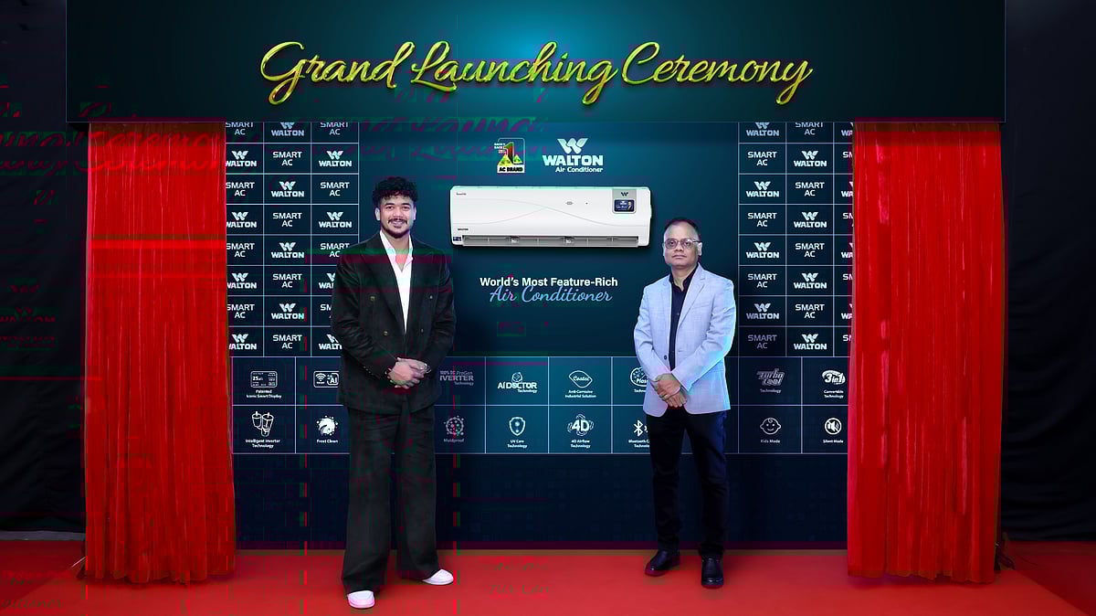 ওয়ালটনের নতুন মডেলের এসি উদ্বোধন অনুষ্ঠানে জাতীয় দলের ক্রিকেটার ওয়ালটন এসির ব্র্যান্ড অ্যাম্বাসেডর তাসকিন আহমেদ ও ওয়ালটন এসির সিবিও মো. তানভীর রহমান