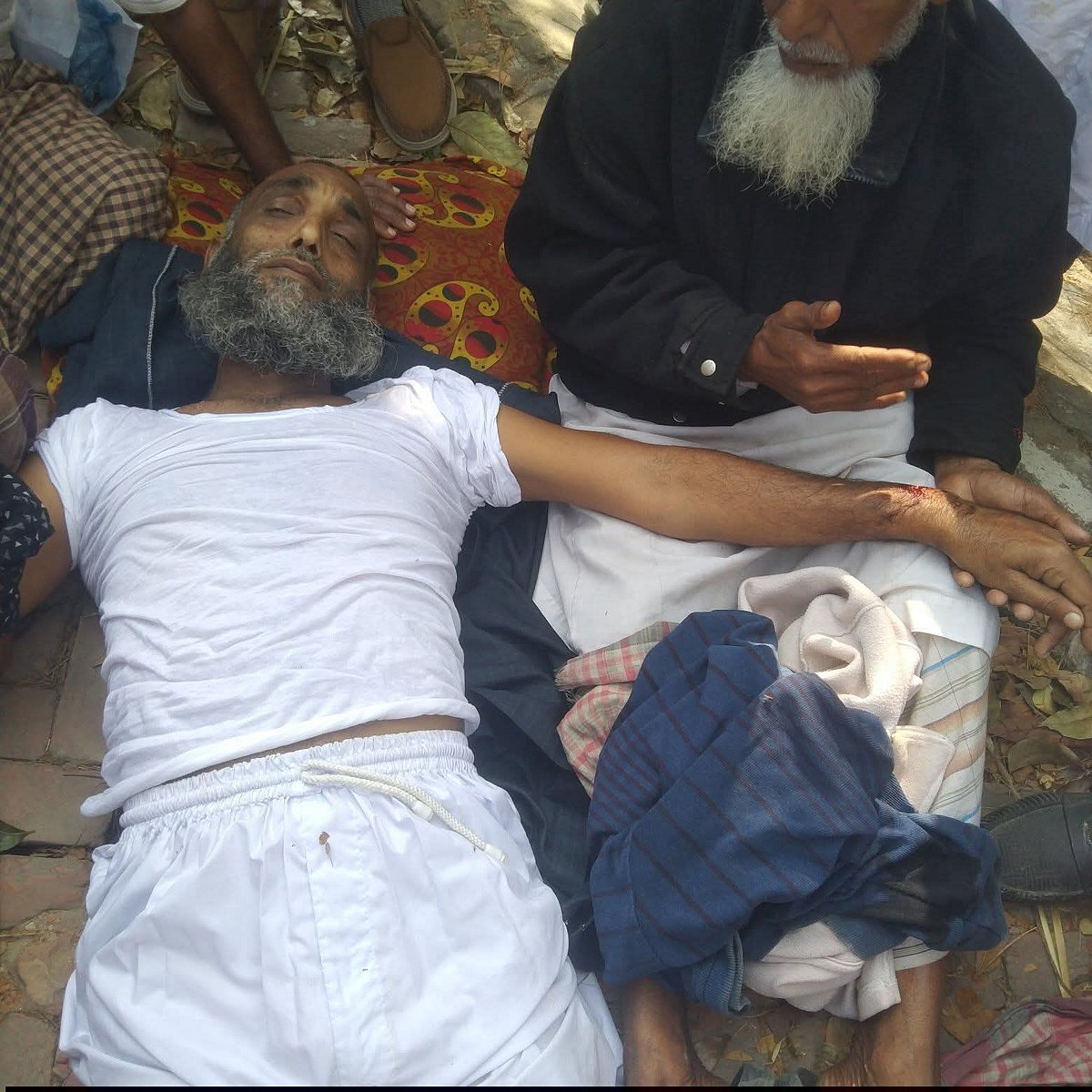 পাথরঘাটায় জামায়াতে ইসলামীর নেতা মাহফুজুর রহমানকে পিটিয়ে আহত করা হয়। আজ মঙ্গলবার