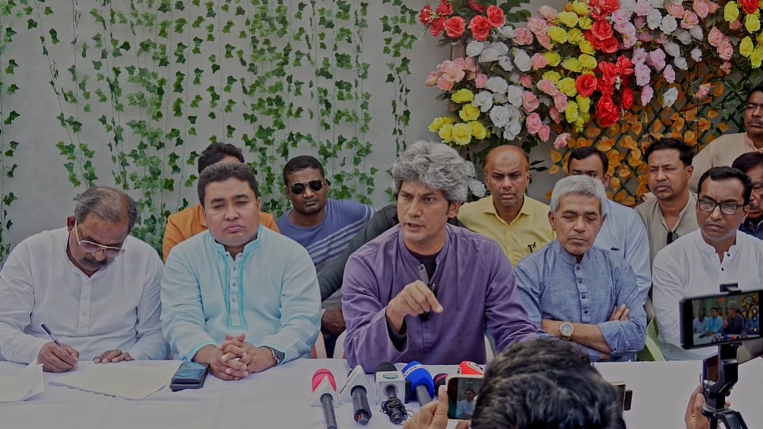 ব্রাহ্মণবাড়িয়া-৬ (বাঞ্ছারামপুর) আসনে বিএনপি সমর্থিত প্রার্থী ও গণসংহতি আন্দোলনের প্রধান সমন্বয়ক জোনায়েদ সাকির সংবাদ সম্মেলন। মঙ্গলবার বিকেলে উপজেলা সদরের একটি রেস্তোরাঁয়