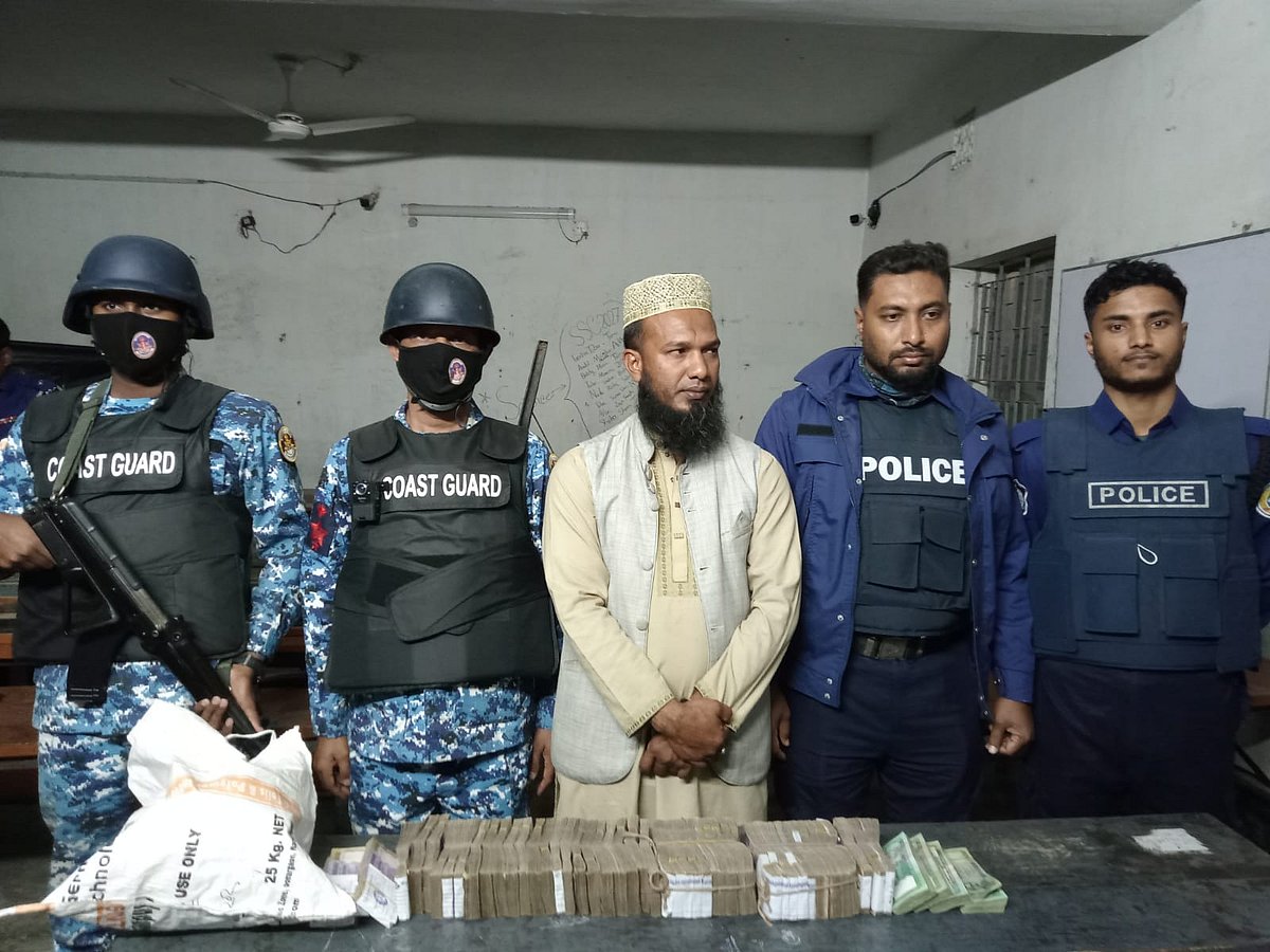 ৫০ লাখ টাকাসহ আটক কলাপাড়া পৌর স্বেচ্ছাসেবক দলের যুগ্ম আহ্বায়ক রেজাউল করিম ওরফে কাজল মৃধা