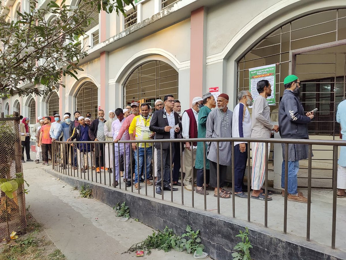 গণভোটে এগিয়ে রয়েছে ‘হ্যাঁ’ ভোট