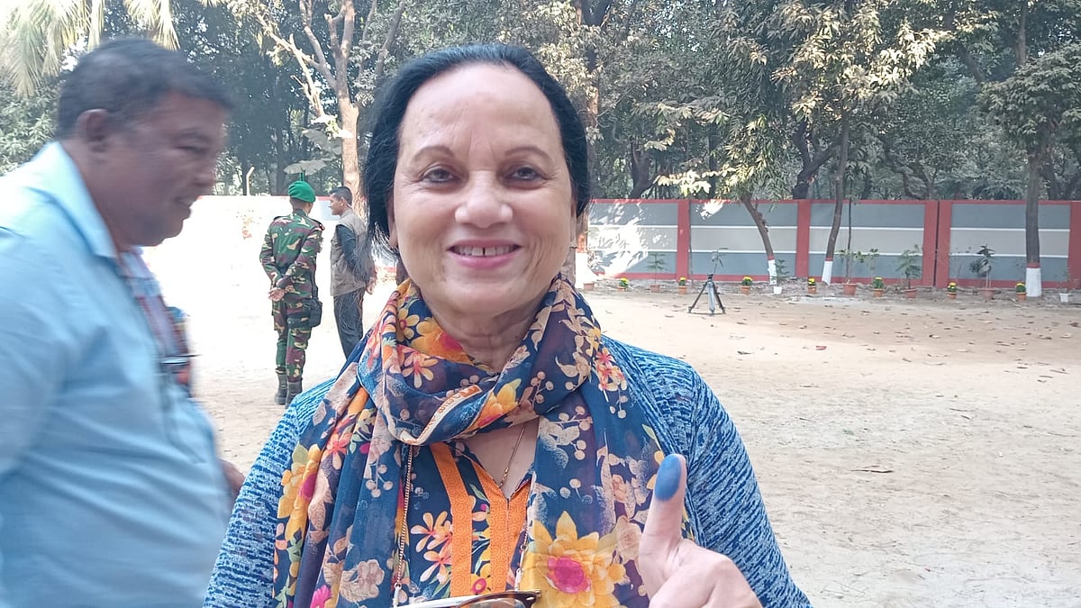 ৩৫ বছর বিদেশে থাকা জেসমিন আশরাফ জাতীয় নির্বাচনে এবারই প্রথম ভোট দেন