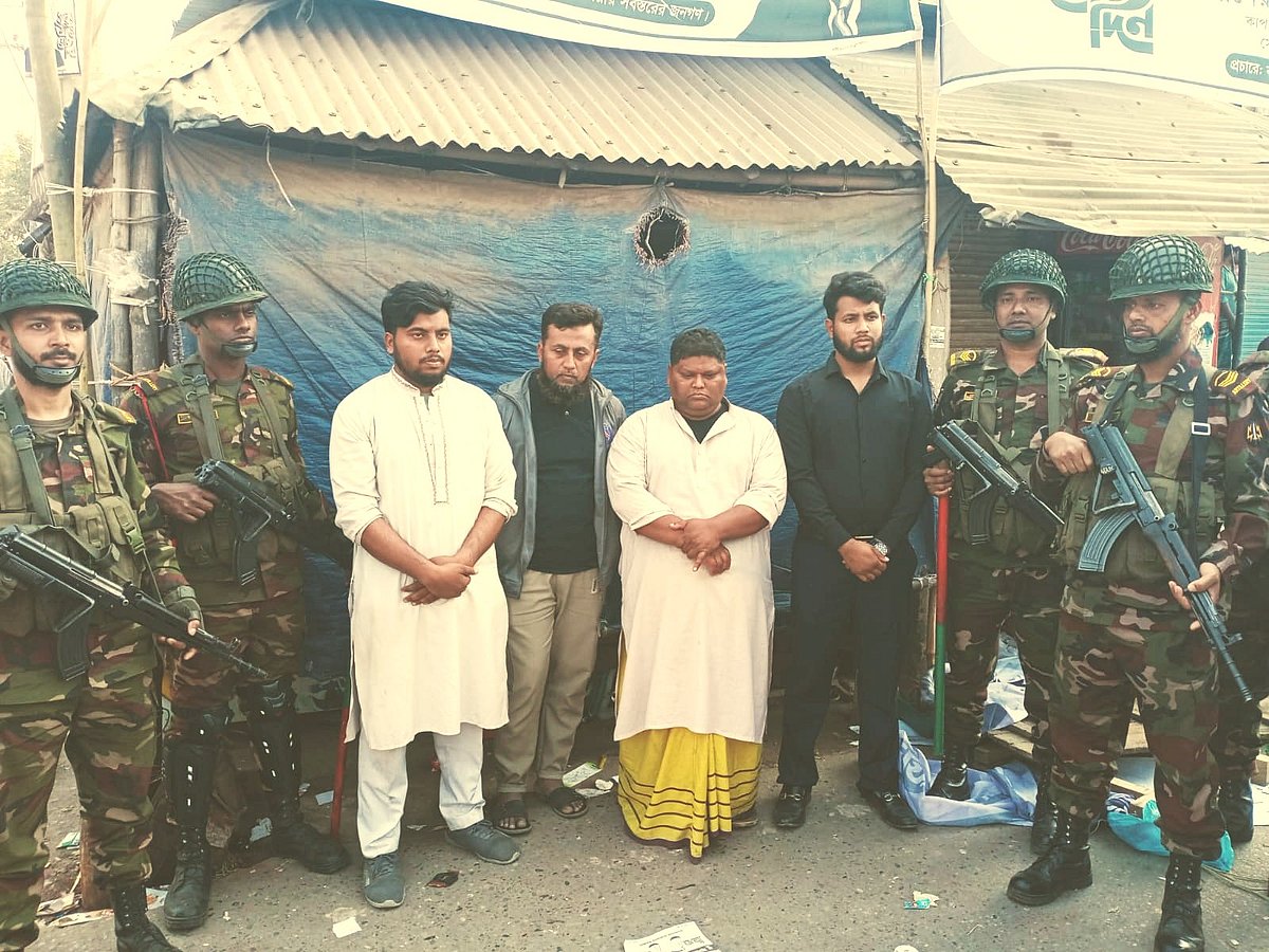 গাজীপুরে বিএনপি ও জামায়াতের প্রার্থীর কর্মীদের মধ্যে সংঘর্ষের ঘটনায় আটক চারজনকে ২ বছর করে কারাদণ্ড দিয়েছেন আদালত। আজ কাপাসিয়ার চাঁদপুর ইউনিয়নের ভাওয়াল চাঁদপুর কেন্দ্র-সংলগ্ন এলাকায়