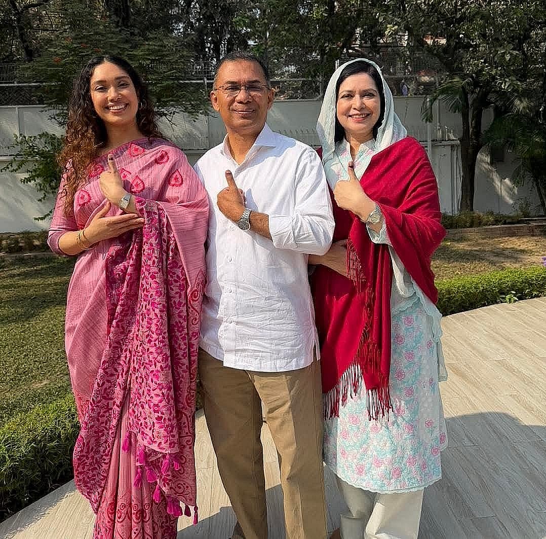 ভোট দেওয়ার পর তারেক রহমান, জুবাইদা রহমান ও জাইমা রহমান