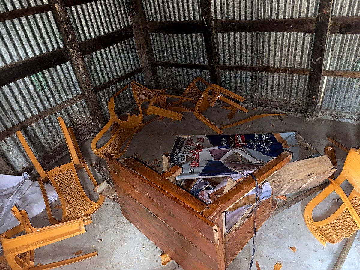 ঝালকাঠির কাঠালিয়ায় নির্বাচন পরবর্তী সহিংসতায় জামায়াতের কার্যালয় ও কর্মী সমর্থকদের বাড়িসহ ব্যবসা প্রতিষ্ঠানে হামালার ঘটনা ঘটেছে। গতকাল শুক্রবার রাতে উপজেলার পাটিখালঘাটা এলাকায়