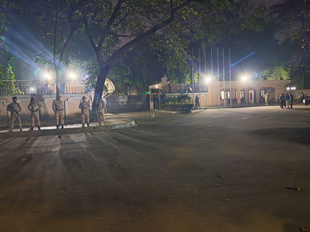 প্রধান উপদেষ্টা অধ্যাপক মুহাম্মদ ইউনূসের বাসভবন যমুনা