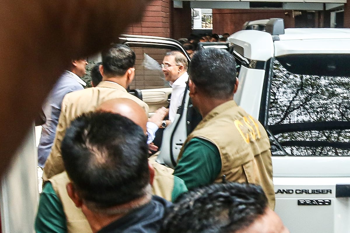 গুলশান কার্যালয়ে এসেছেন বিএনপির চেয়ারম্যান তারেক রহমান। আজ সোমবার দুপুরে