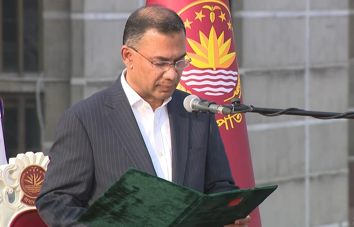 প্রধানমন্ত্রী হিসেবে শপথ নিয়েছেন বিএনপির চেয়ারম্যান তারেক রহমান। 