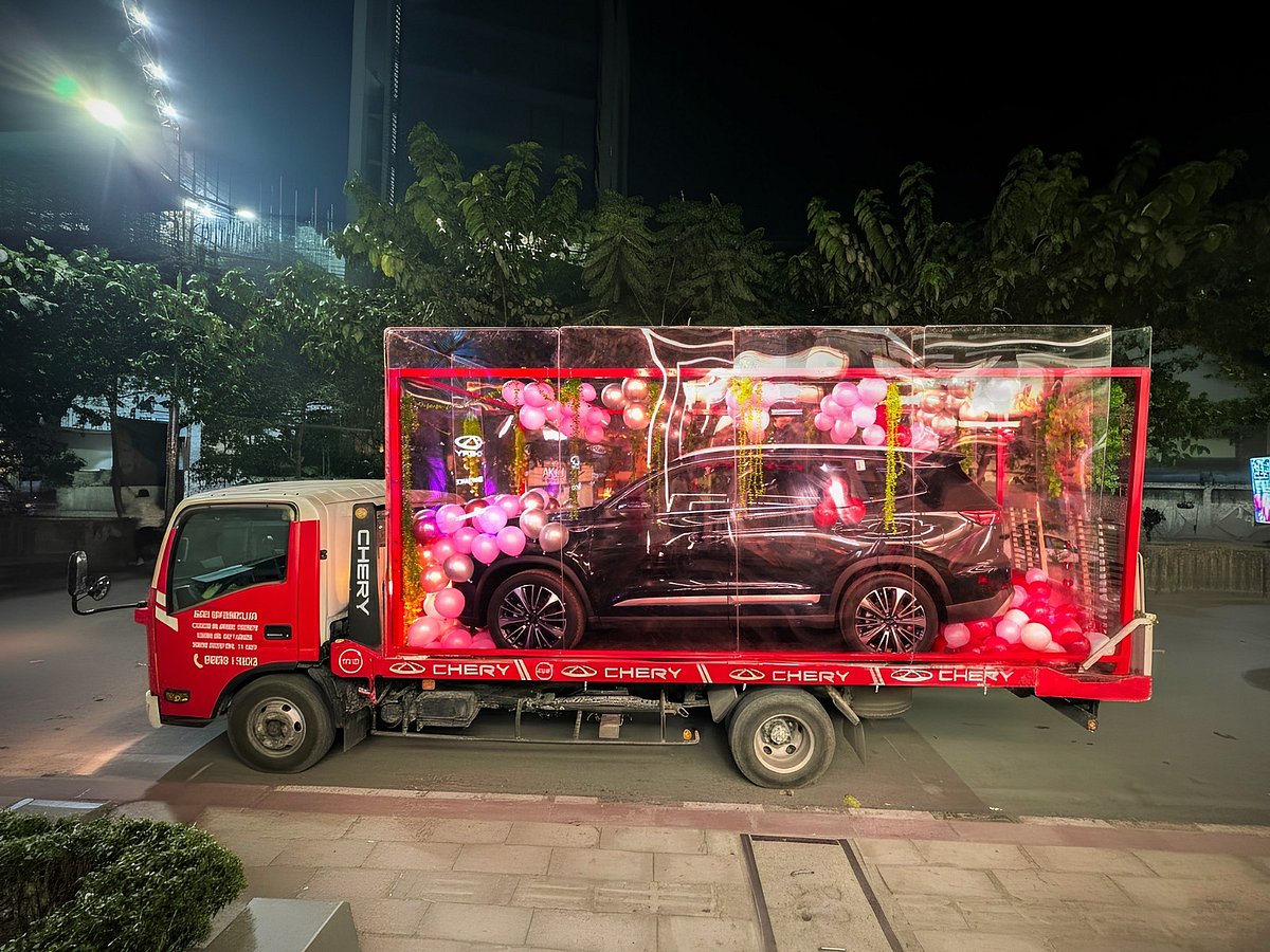 সুসজ্জিত চেরি টিগো ৮ প্রো গাড়ি ঢাকার বনানী, গুলশান, তেজগাঁও ও ধানমন্ডির রাস্তায় প্রদর্শিত হয়