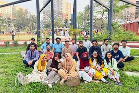 ফাল্গুনী আড্ডায় বসন্ত ও ভালোবাসার জয়গান