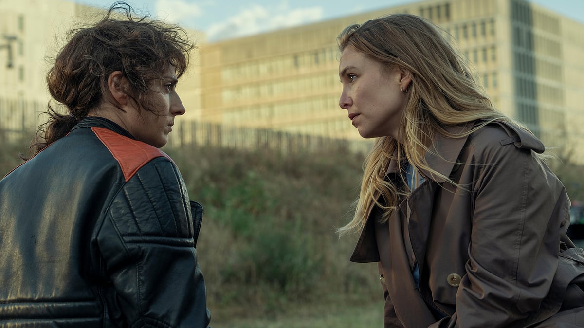 ‘আনফ্যামিলিয়ার’–এর দৃশ্য। আইএমডিবি