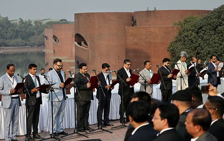 মন্ত্রিসভার শপথগ্রহণ