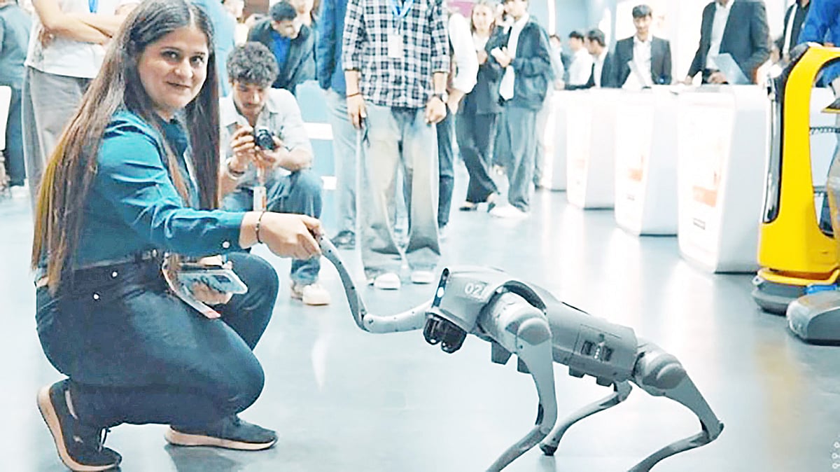 রোবোডগ নিয়ে ভারতে সর্বশেষ যা ঘটে গেল, আগামী দিনে তা নিয়ে নানা ব্যাখ্যা উঠবে।