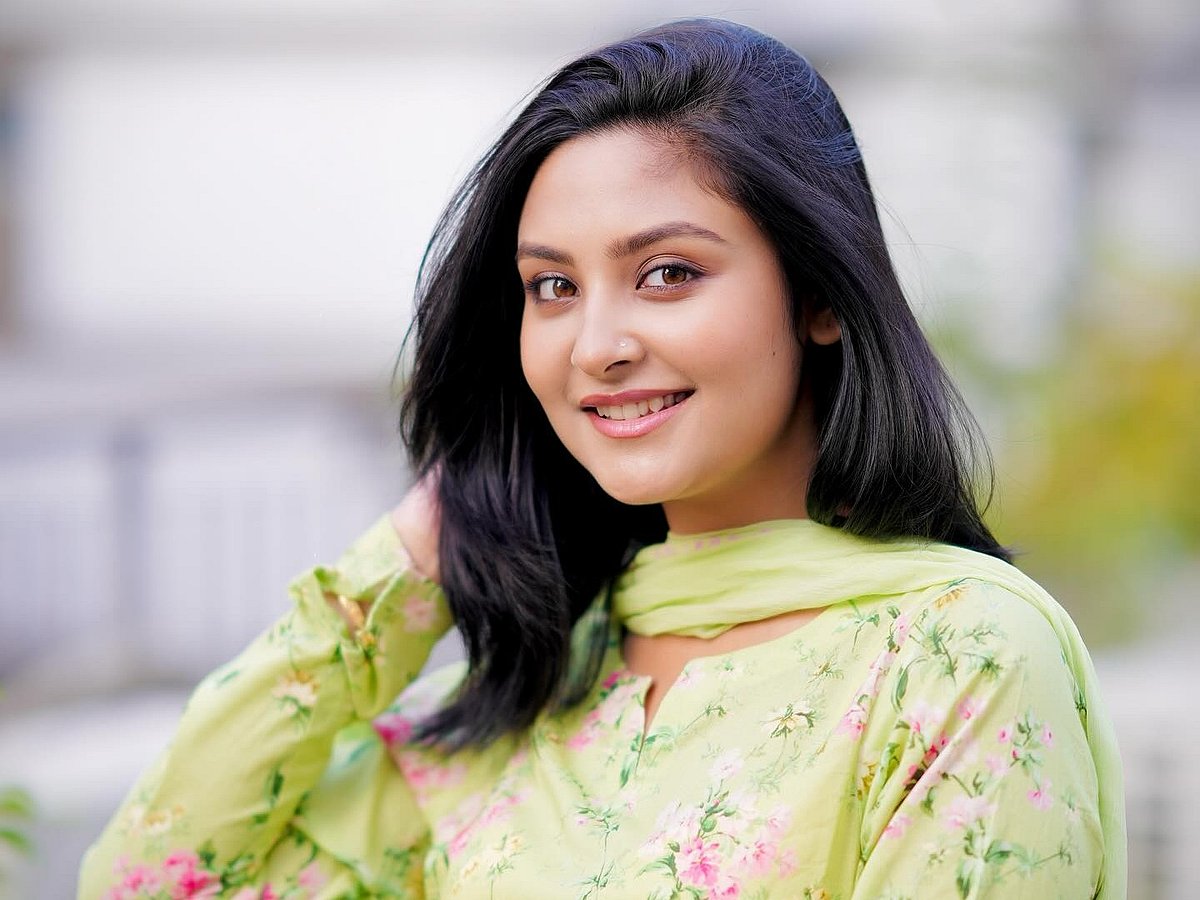 নাজনীন নীহা