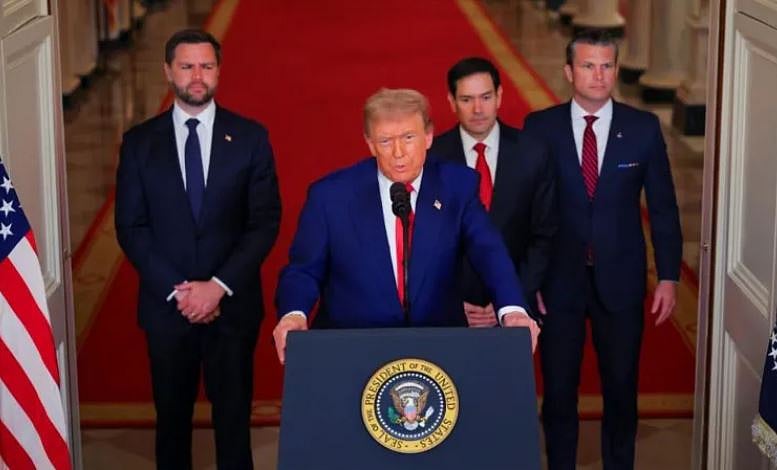 গত বছরের জুন মাসে ইরানের তিনটি পারমাণবিক স্থাপনায় হামলা করে যুক্তরাষ্ট্র। অভিযানের ঘোষণা  দেন ডোনাল্ড ট্রাম্প।