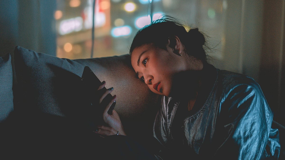 নোটিফিকেশন অ্যাংজাইটি মূলত ভয় ও চাপের অনুভূতি