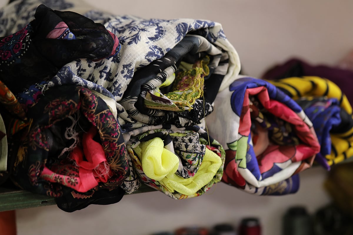 এলাকাভেদে দরজিবাড়ির নকশায় আর দামে দেখা যাচ্ছে ভিন্নতা