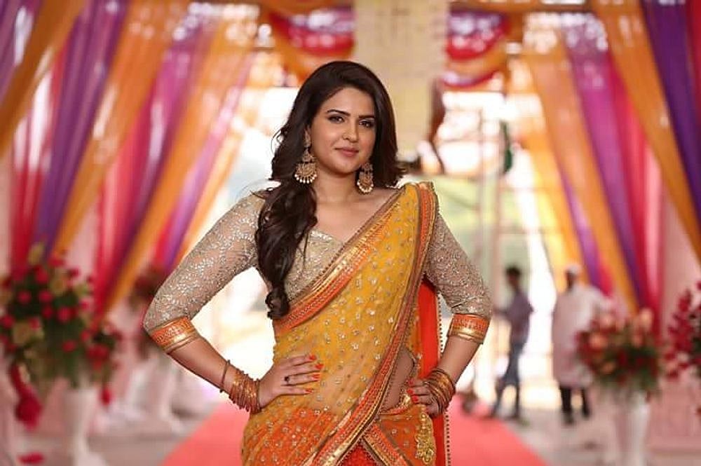 সিনেমার দৃশ্যে দীক্ষা শেঠ। আইএমডিবি