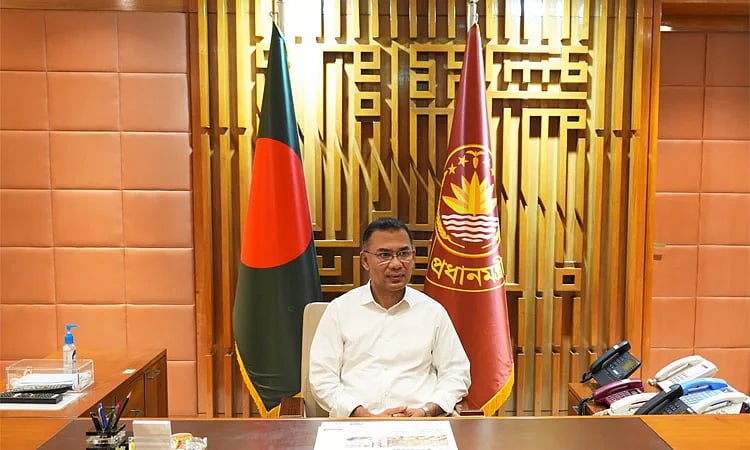 প্রধানমন্ত্রী তারেক রহমান আজ সোমবার ঢাকা সেনানিবাসে সশস্ত্র বাহিনী বিভাগে প্রথমবারের মতো অফিস করেছেন