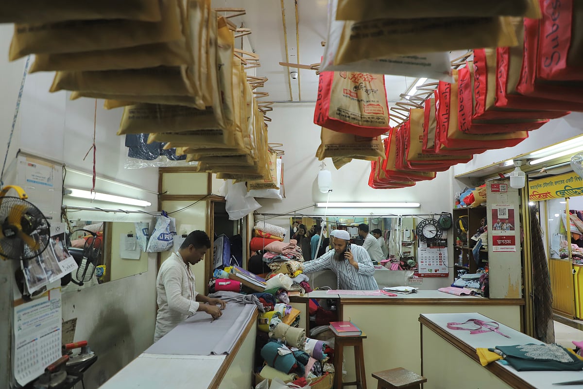 এলাকাভেদে দরজিবাড়ির নকশায় আর দামে দেখা যাচ্ছে ভিন্নতা