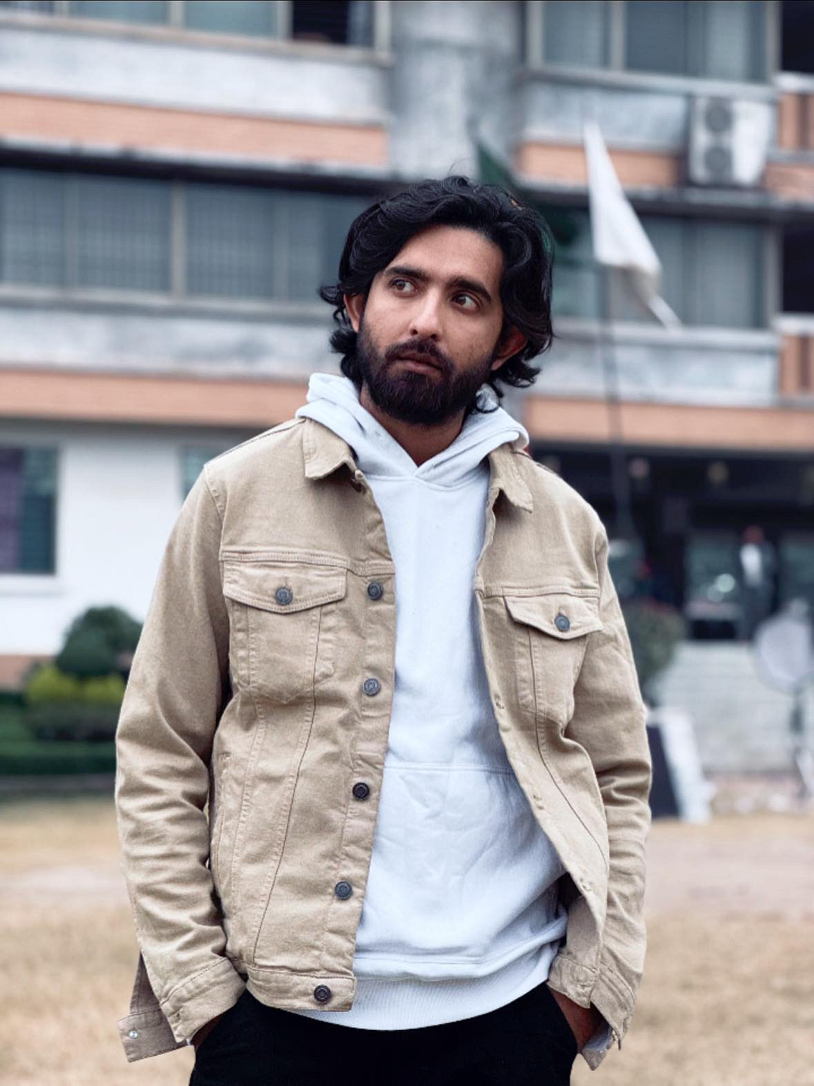 ‘এখন ঘরের খাবারের জন্য পাগল থাকি’