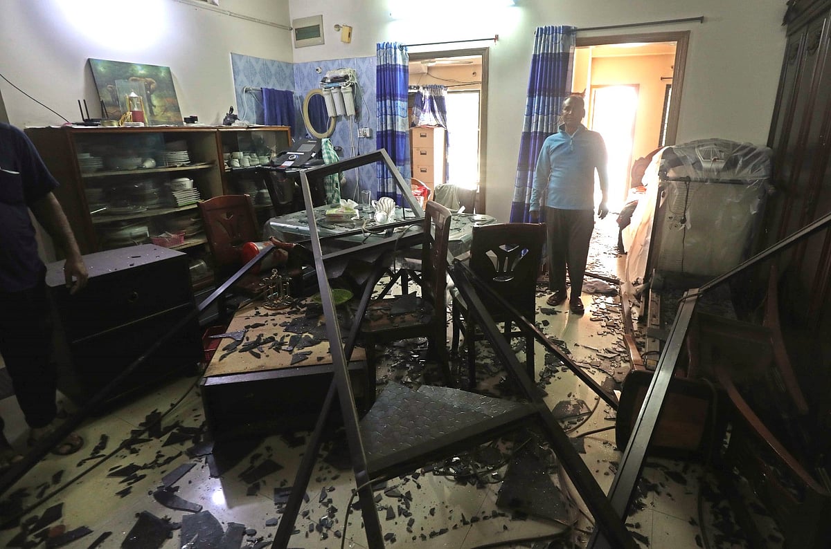 বিস্ফোরণ ঠিক কি কারণে ঘটেছে তা এখনো স্পষ্ট করে বলছে না কোনো কর্তৃপক্ষ। তবে ফায়ার সর্ভিস বলছে, জমে থাকা গ্যাস থেকেই বিস্ফোরণ ঘটতে পারে