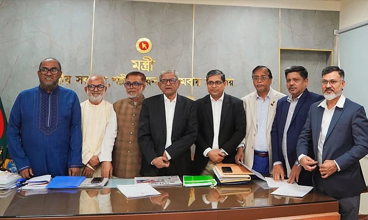 স্থানীয় সরকার, পল্লী উন্নয়ন ও সমবায়মন্ত্রী মির্জা ফখরুল ইসলাম আলমগীরের সঙ্গে আজ মঙ্গলবার ছয় সিটি করপোরেশনের নবনিযুক্ত প্রশাসকেরা সাক্ষাৎ করেন