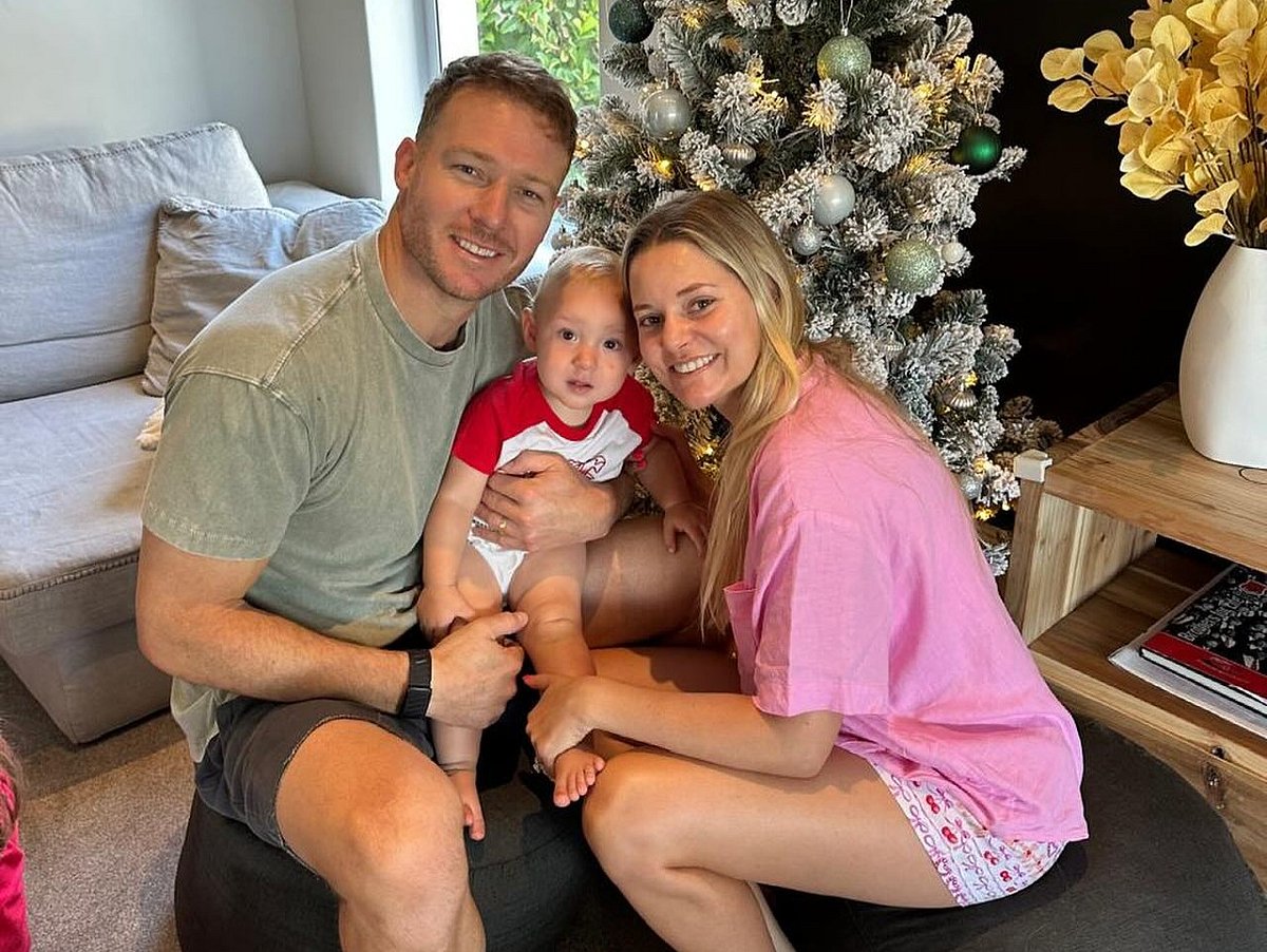 স্ত্রী ও পুত্রের সঙ্গে দক্ষিণ আফ্রিকান ব্যাটসম্যান ডেভিড মিলার