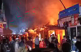 লক্ষ্মীপুরে গ্যাস সিলিন্ডার বিস্ফোরণ, ৮ দোকান পুড়ে ছাই