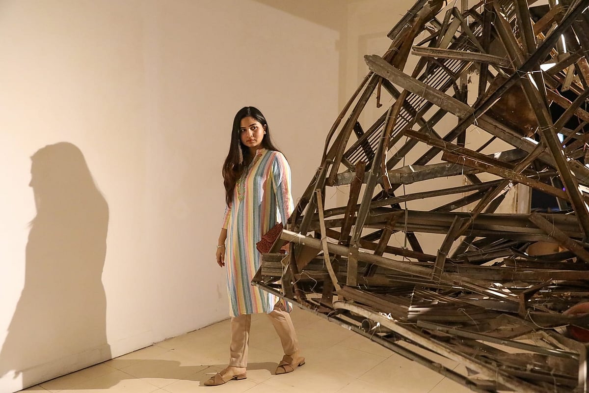 ‘আলো’ শীর্ষক প্রদর্শনীতে অর্চিতা স্পর্শিয়া