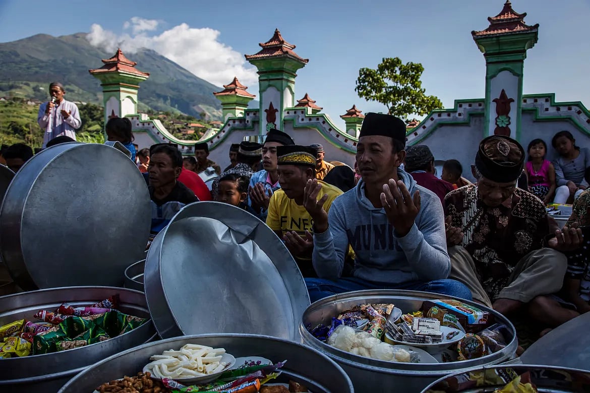 ইন্দোনেশিয়ার মুসলিমরা তাদের ইফতারের দোয়ায় সবসময় ফিলিস্তিনি ভাইবোনদের মুক্তির জন্য বিশেষ প্রার্থনা করেন