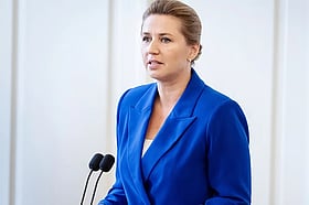 গ্রিনল্যান্ড নিয়ে ট্রাম্পের সঙ্গে বিরোধের মধ্যে ডেনমার্কে আগাম নির্বাচনের ঘোষণা