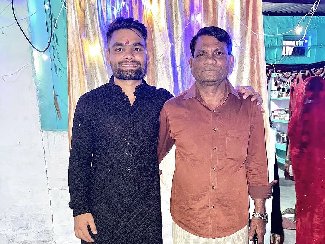 বাবা খানচাঁদ সিংয়ের সঙ্গে রিংকু সিং