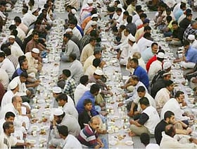 দ্বীপের দেশে রমজানে ভ্রাতৃত্বের অনন্য গল্প