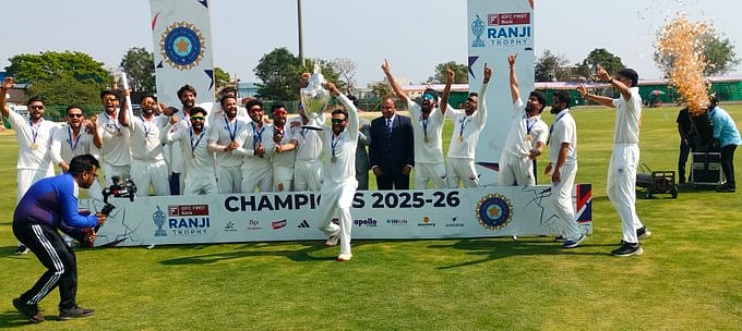 রঞ্জি ট্রফি জয়ের পর জম্মু-কাশ্মীর দল