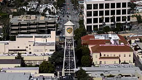 সরে দাঁড়াল নেটফ্লিক্স, ওয়ার্নার ব্রাদার্স কেনার দৌড়ে এগিয়ে প্যারামাউন্ট