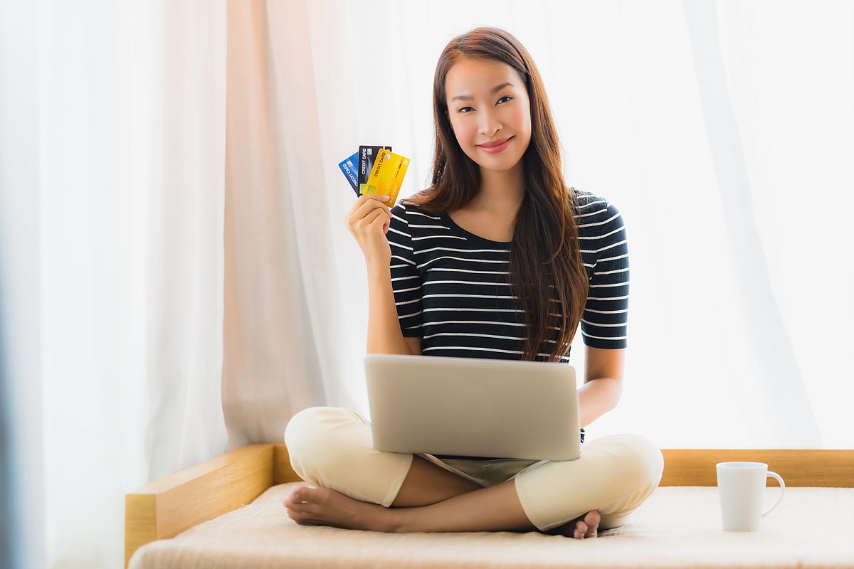 দেশের শীর্ষস্থানীয় ব্যাংকগুলো প্রথাগত কার্ডের বাইরেও নিয়ে এসেছে ‘ফ্রিল্যান্সার কার্ড’ ও ‘এক্সপোর্ট রিটেনশন কোটা’ বা ইআরকিউ সুবিধা