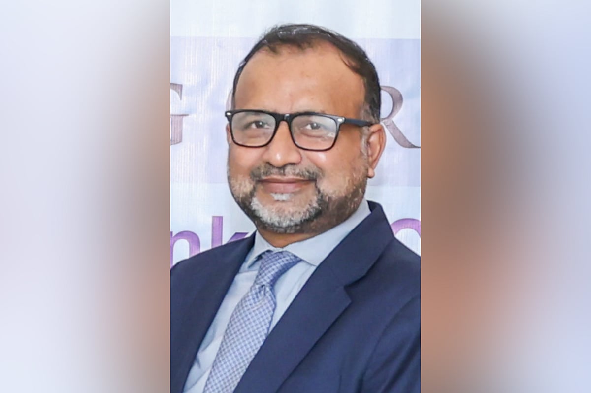 ঢাকা ব্যাংকের সিনিয়র এক্সিকিউটিভ ভাইস প্রেসিডেন্ট অ্যান্ড হেড অব রিটেইল বিজনেস এইচ এম মোস্তাফিজুর রহমান