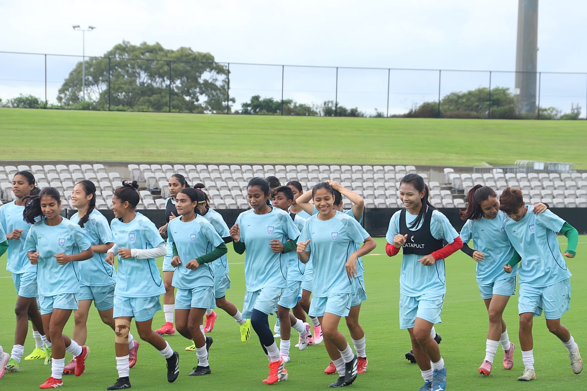 অনুশীলনে বাংলাদেশের মেয়েরা