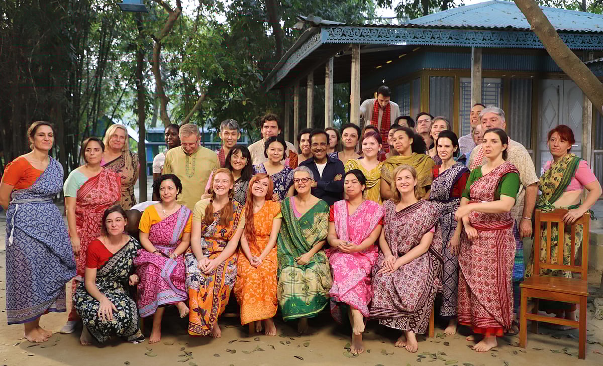 ‘ইত্যাদি’তে থাকছে বিদেশি নাগরিকদের নিয়ে বিশেষ পর্ব। ছবি: ফাগুন অডিও ভিশনের সৌজন্যে