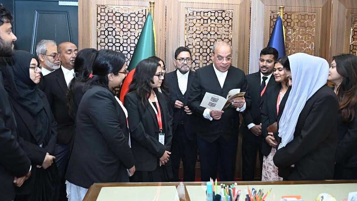 অ্যাটর্নি জেনারেল অফিসে কাজের সুযোগ পেয়েছেন বিভিন্ন বিশ্ববিদ্যালয়ের আইনের শিক্ষার্থীরা