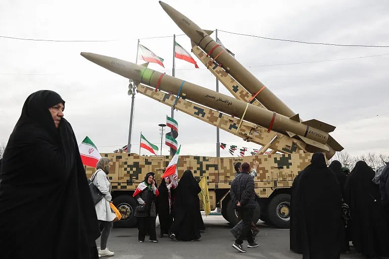 এ বছর ইসলামী বিপ্লবের ৪৭তম বার্ষিকীতে তেহরান অস্ত্র প্রদর্শন করে